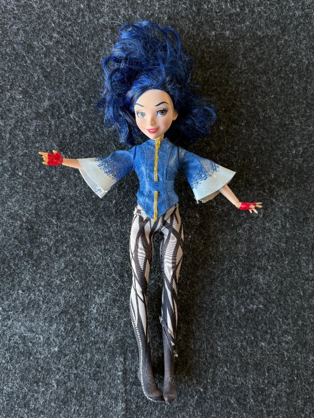 Disney Descendants Evie Isle of the Lost Doll 2014